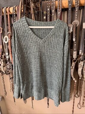 V-Neck Ribbed Pullover Sweater - Heather Sage